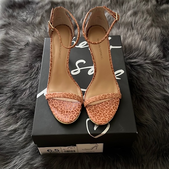 Giraffe Print Heels - Picture 1 of 6